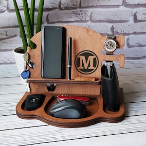 Mens Docking Station Personalized Wooden Organizer Christmas Gift For Dad Husband Gift Him Iphone Charging Station Wood Valet Nightstand