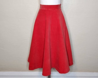 Perfection in Kaki - jupe circulaire vintage en velours côtelé kaki des années 1950 - jupe vintage des années 50 en velours côtelé Pinwale - jupe évasée - W25"