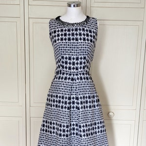 Hip to be Square! Sassy Vintage 1950s Cotton Day Dress - Vintage 1950s 50s Dress Sundress - Novelty Print Dress - Cotton 50s Sundress - W