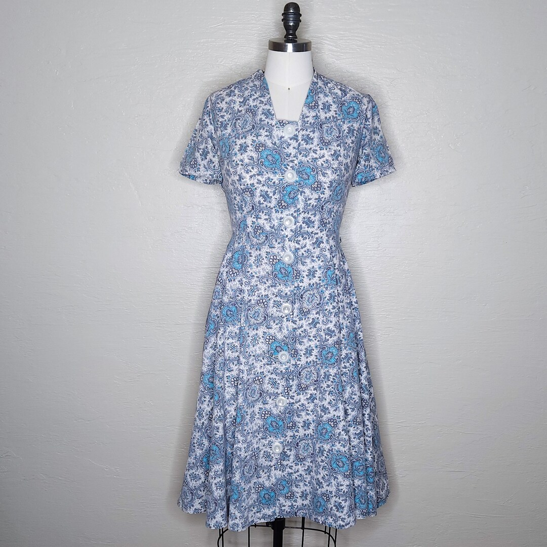 Laurent Bennet Perfection In Paisley Microfiber Tie - Baby Blue, 57" Long, 3.25" Wide