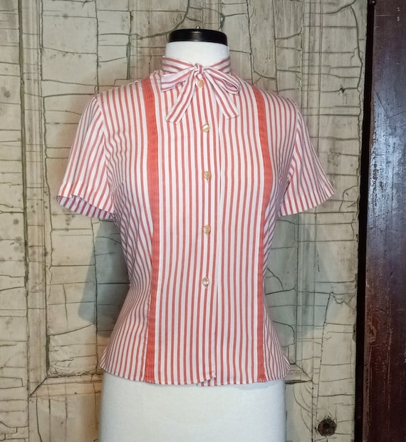 Candy Striped - 1960s 60s salmon and white stripe… - image 1