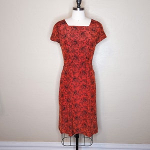 It’s All in the Details - Early 1950s 50s Fashion Frock Persimmon Red Rayon Lace Print Day Dress - Swing Dress Late 1940s 40s Day Dress W31”