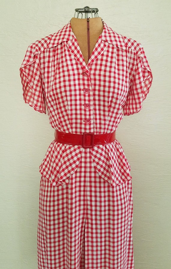Flirty and Floaty! 40s Rayon Dress - 1940s Dress -