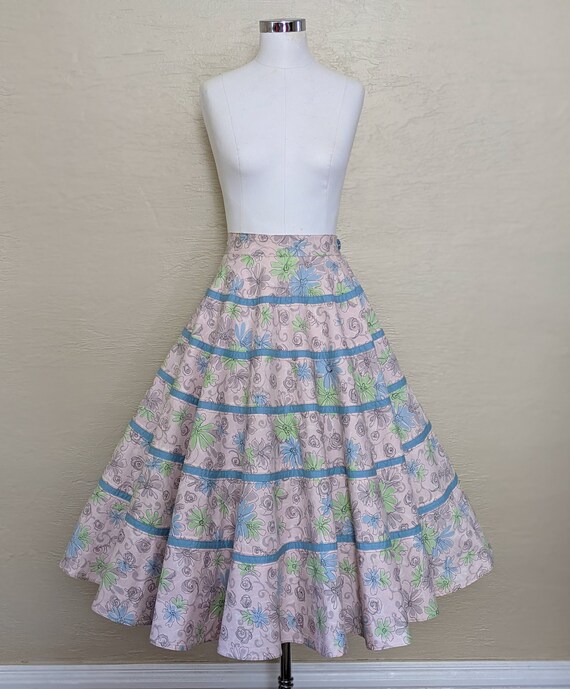 Demure Daisies - Playful 1950s Tiered Circle Skirt