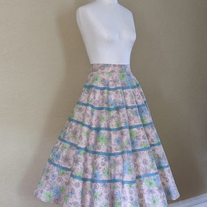 Demure Daisies Playful 1950s Tiered Circle Skirt 50s Novelty Print Skirt 1950s 50s Vintage Skirt Swing Skirt Circle Skirt W28 image 5