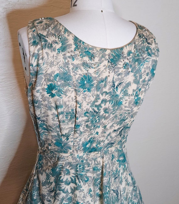 Femme Fatale in Floral - 1950s Teal Floral Print … - image 9