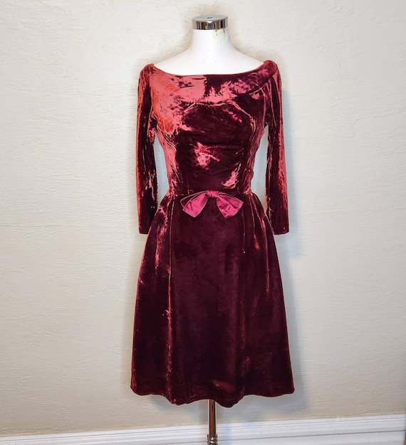 Cranberry Crush - Lush 1950s 1960s Silk Velvet Coc