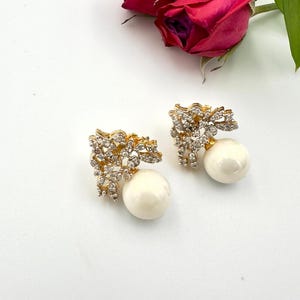 Luxury Indian Gold-Plated Pearl Earrings with Floral Design - Elegant Jewelry for Women