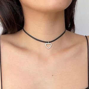 Black Leather Choker, Gold Heart Pendant/ Simple Black Chokers/ Leather Choker/ Y2K / Thin Black Chokers/ 90's Fashion/ Women's Black Choker