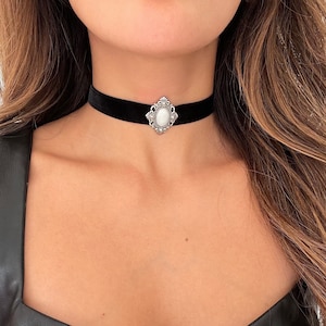 Black Velvet Choker/ Victorian Choker/ Edwardian Necklace / Gothic Choker/ Regency Core / Costume/ Cosplay/ image 1