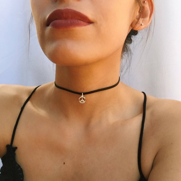 Thin leather chokers black/black dainty choker with silver pendant/chokers for women/ 90s fashion /peace sign/peace pendant