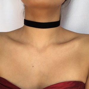 Luxe schwarzes Samt Halsband / EDELSTAHL / dickes schwarzes Halsband / Goth Grunge/ Samt Halsbänder / Schwarzes Halsband / Cosplay Kostüm Bild 6