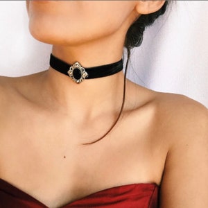 Black Velvet Choker/ Victorian Choker/ Edwardian Necklace / Gothic Choker/ Regency Core / Costume/ Cosplay/ Black + Black Center