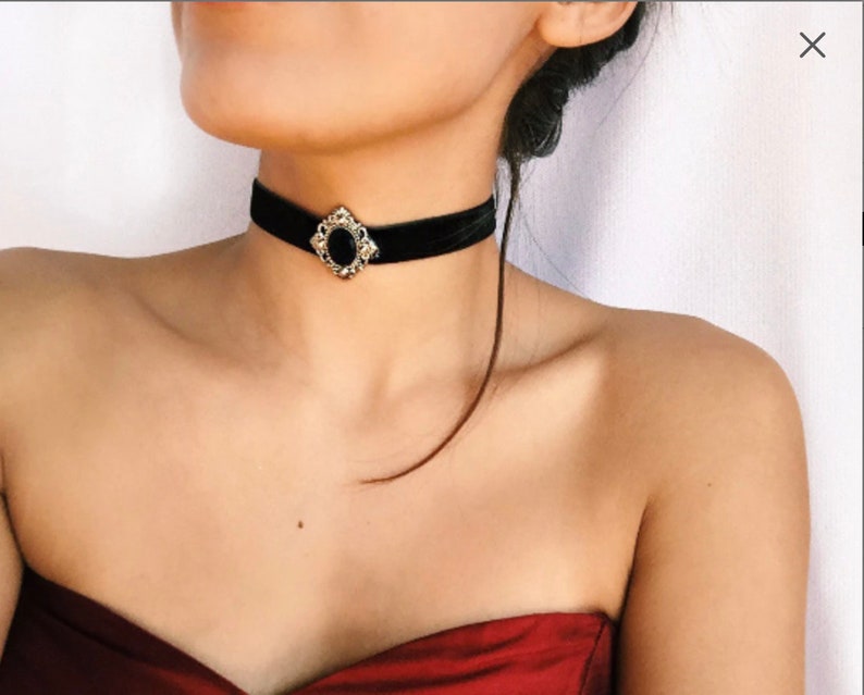 Black Velvet Choker/ Victorian Choker/ Edwardian Necklace / Gothic Choker/ Regency Core / Costume/ Cosplay/ Black + Black Center