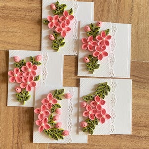 Set mit 5 leeren Quilled Floral Note Card Pack mit verpackten Umschlägen, Valentinstags-Karte, Glückwunschkarte, Dankeskarte