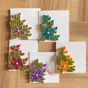 Set mit 5 leeren Quilled Floral Note Card Pack mit verpackten Umschlägen, Valentinstags-Karte, Glückwunschkarte, Dankeskarte