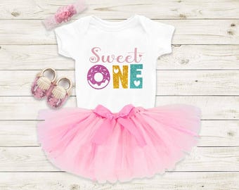 First birthday baby outfit, First birthday shirt, Baby's first birthday shirt, 1st birthday shirt, Sweet one shirt