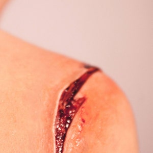 Silicone prosthetic Cut C9 - Platinum silicone gel with cap plastic edges