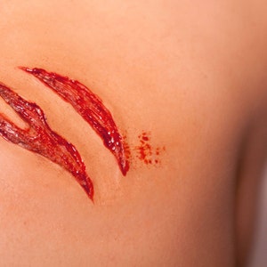 Silicone prosthetic Scratch Platinum C3 - Platinum silicone gel with cap plastic edges