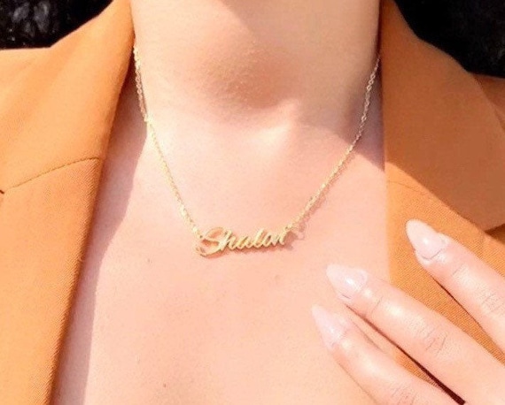 necklace with boyfriend's name on it