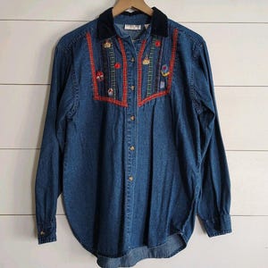 VTG 90s Teacher Embroidered Button up Denim School Cottagecore Sz Medium Petite