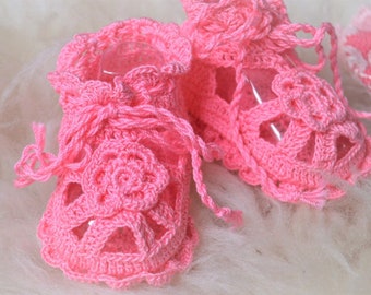 Baby crochet shoes