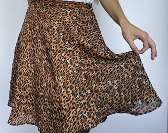 90s Vintage Leopard Print A line Skater Skirt fully lined