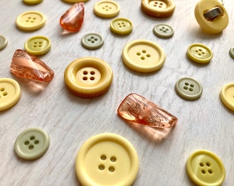 Vintage Pastel Yellow & Mint Green Buttons Collection, 30+ pcs Assorted Accessories for Scrap Book