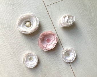 5 flores de tela blancas y rosas, Lote de apliques florales 3D, Paquete de puntada lenta, Decoración para scrapbooking, Kit para diario basura, Adornos para scrapbooking