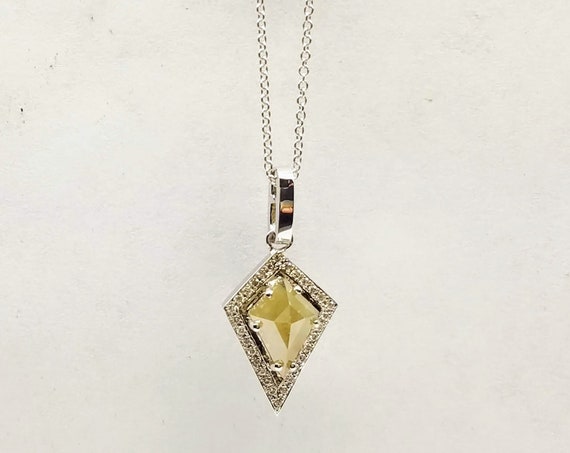 Salt and pepper geometric kite diamond pendant, Raw diamond pendant, Gray,Shield diamond necklace.