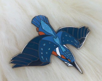 Common Kingfisher Hard Enamel Pin: Shorebird Waterbird Series