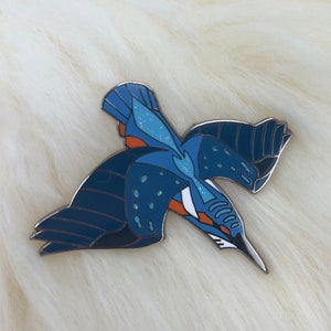 Common Kingfisher Hard Enamel Pin: Shorebird Waterbird Series