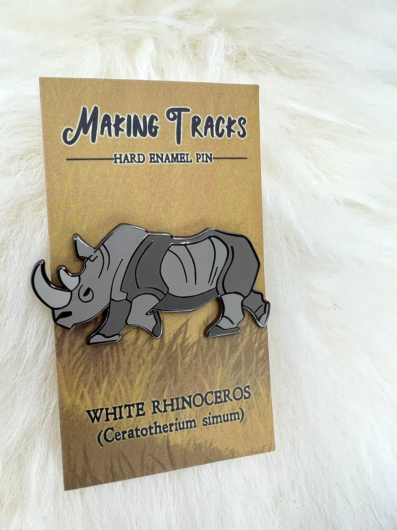 White Rhinoceros Hard Enamel Pin Rhino Pin Animal Pin Etsy 日本