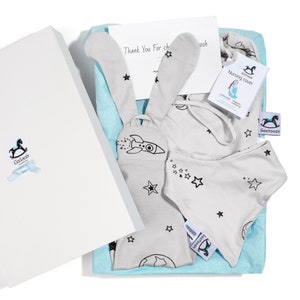 Panier cadeau bébé, Cadeau unisexe bébé, Paniers cadeaux bébé, Cadeaux bébé, Coffret cadeau bébé, Cadeau nouveau-né, Cadeau Baby Shower, Bavoirs Baby Pack Bio