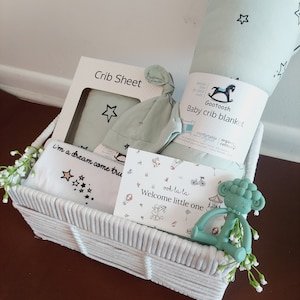 baby gift basket, baby gift set, baby shower gift, organic baby gift, baby gifts, galaxy theme gift, neutral baby gift, newborn gift