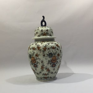 Potiche / Urn / vase / vintage