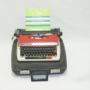 Représentation d'une machine à écrire ancienne, en métal, ambiance vintage,  26cm