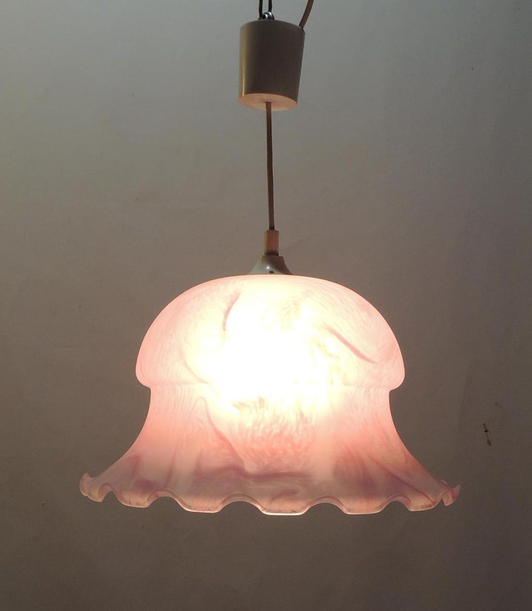 白とピンクのフロストガラスペンダントライト/ヴィンテージ/1970年代
