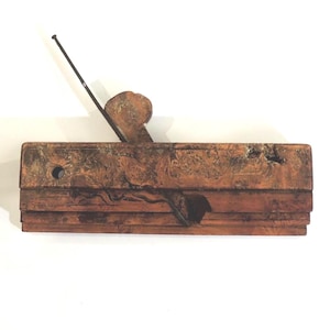 Antique Wooden Plane – Carpenter&#39;s Tool