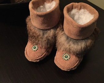 Mukluks canadiens traditionnels personnalisés, bottes hautes de style autochtone pour bébés, semelle souple