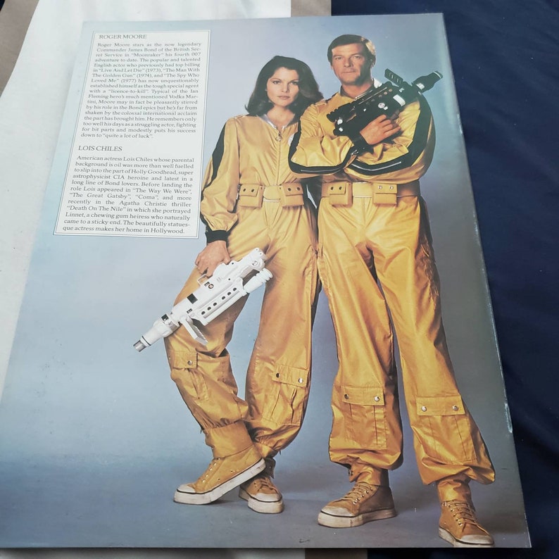 Moonraker james bond roger moore movie sovenior 1979