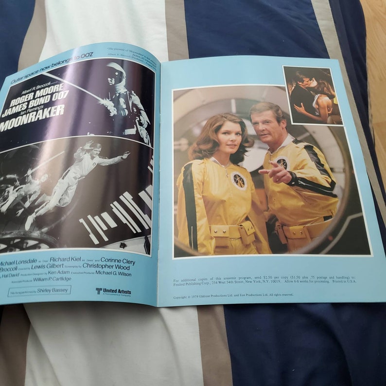 Moonraker james bond roger moore movie sovenior 1979