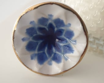 Pomello in ceramica floreale blu fatto a mano - Pomello per cassetto con finiture in oro