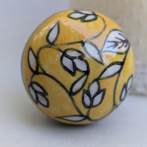 1x Ceramic Porcelain Yellow floral Door Knob Furniture Drawer Bedside Cabinet Kitchen Nursery Gold