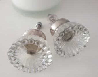 Ręcznie robiona gałka z kryształowego kwiatu lotosu: Glam Cabinet Hardware