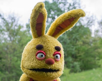 Marionnette professionnelle de monstre velu jaune de lapin, jouets d'appui vertical de thérapie