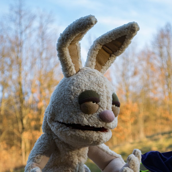 Marionnette professionnelle faite main de monstre velu de lapin de ventriloque factice, jouets d'accessoire de thérapie
