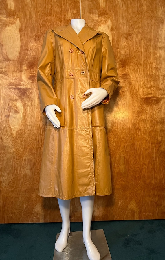 1970s women’s leather trench coat with removable s