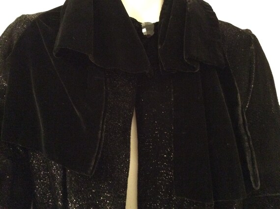 Vintage 1940’s black sparkly opera coat with velv… - image 2