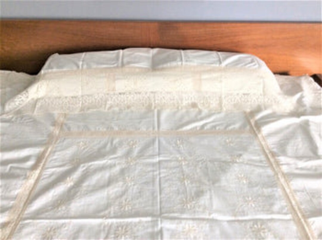 Antique Bed Cover 1910 Coverlet Pillow Cover Beige Linen Embroidered